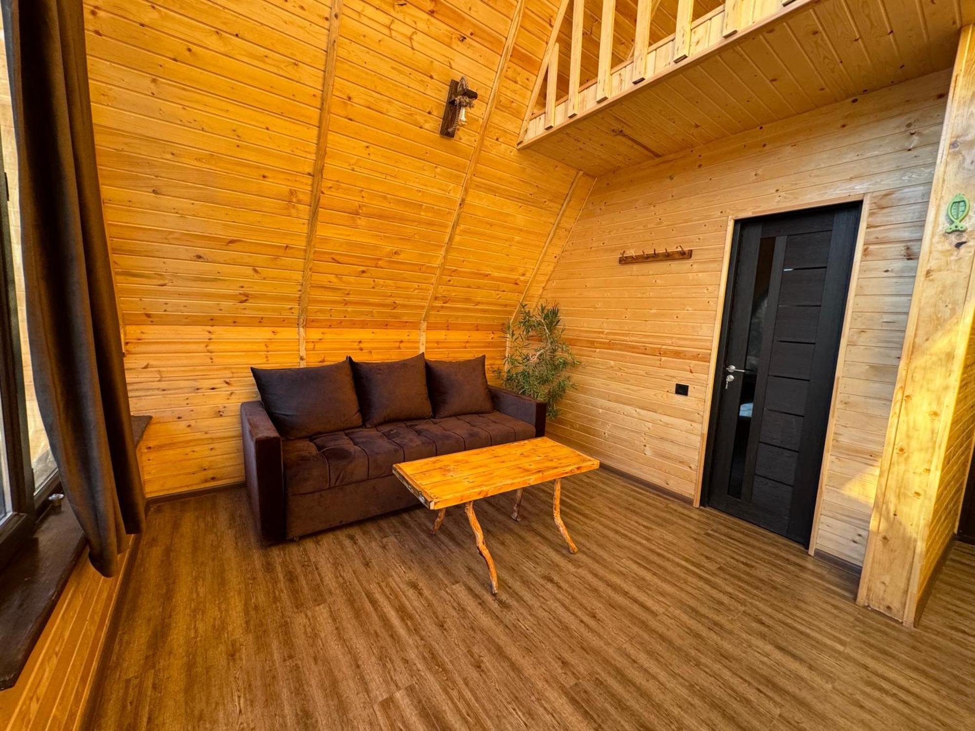 Byurakan Guesthouse & Cottage Ngoại thất bức ảnh