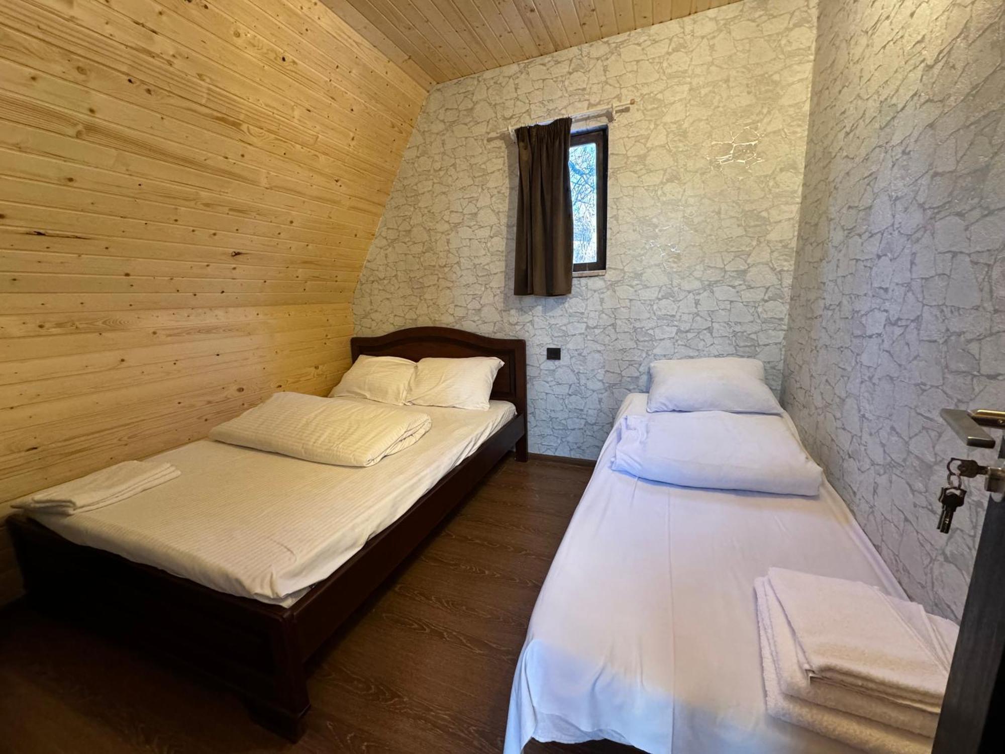 Byurakan Guesthouse & Cottage Ngoại thất bức ảnh