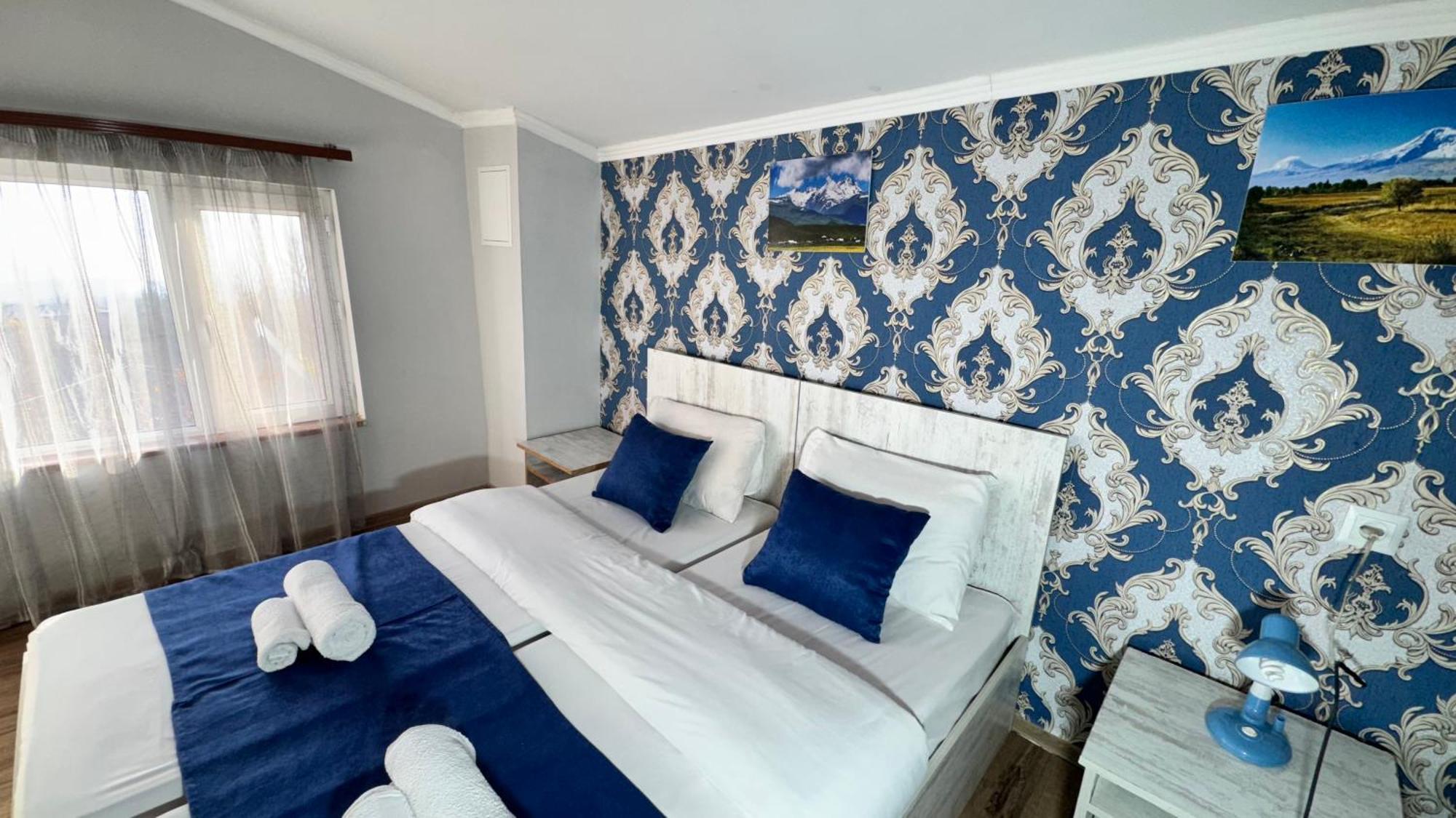 Byurakan Guesthouse & Cottage Ngoại thất bức ảnh