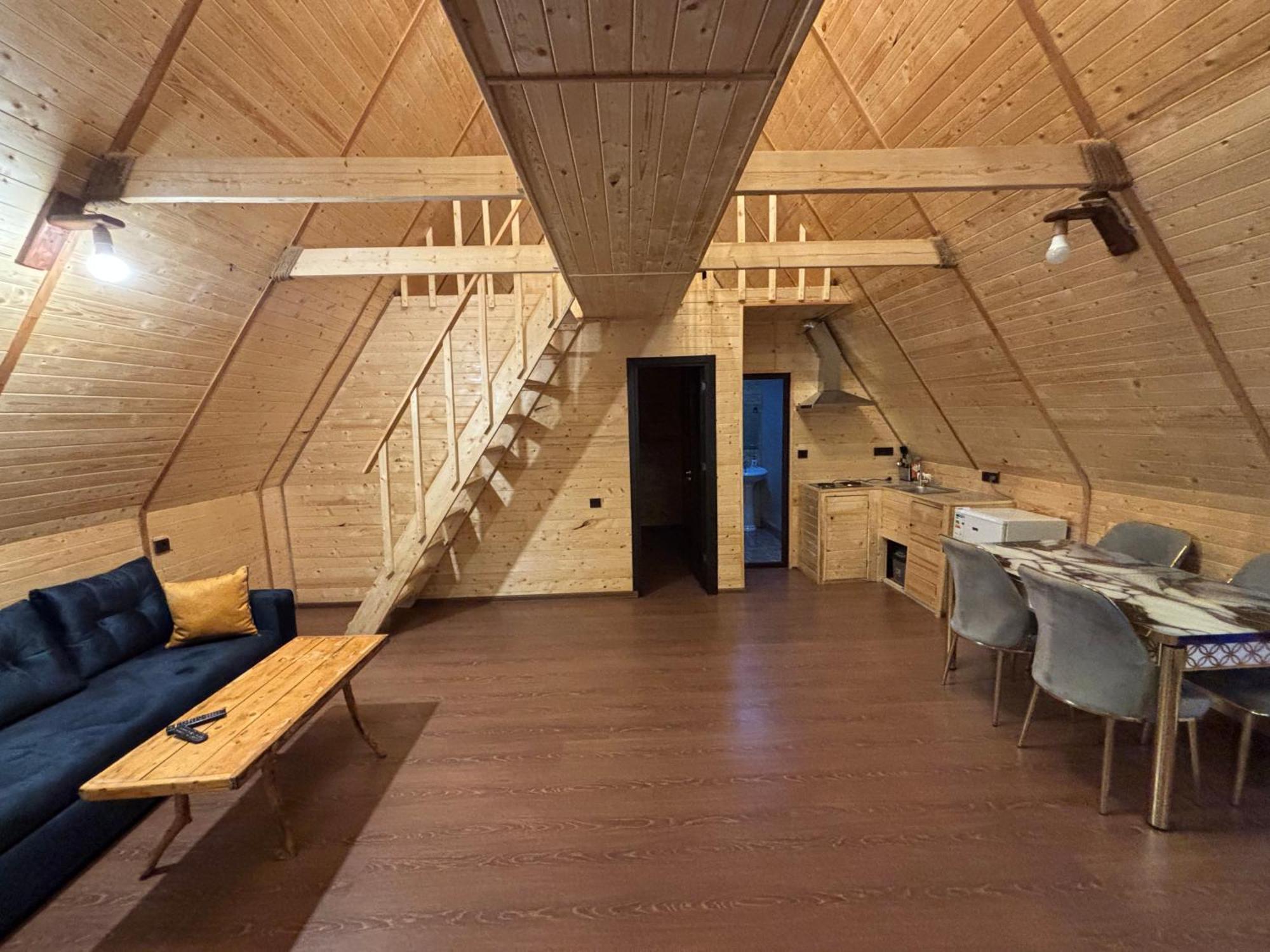 Byurakan Guesthouse & Cottage Ngoại thất bức ảnh
